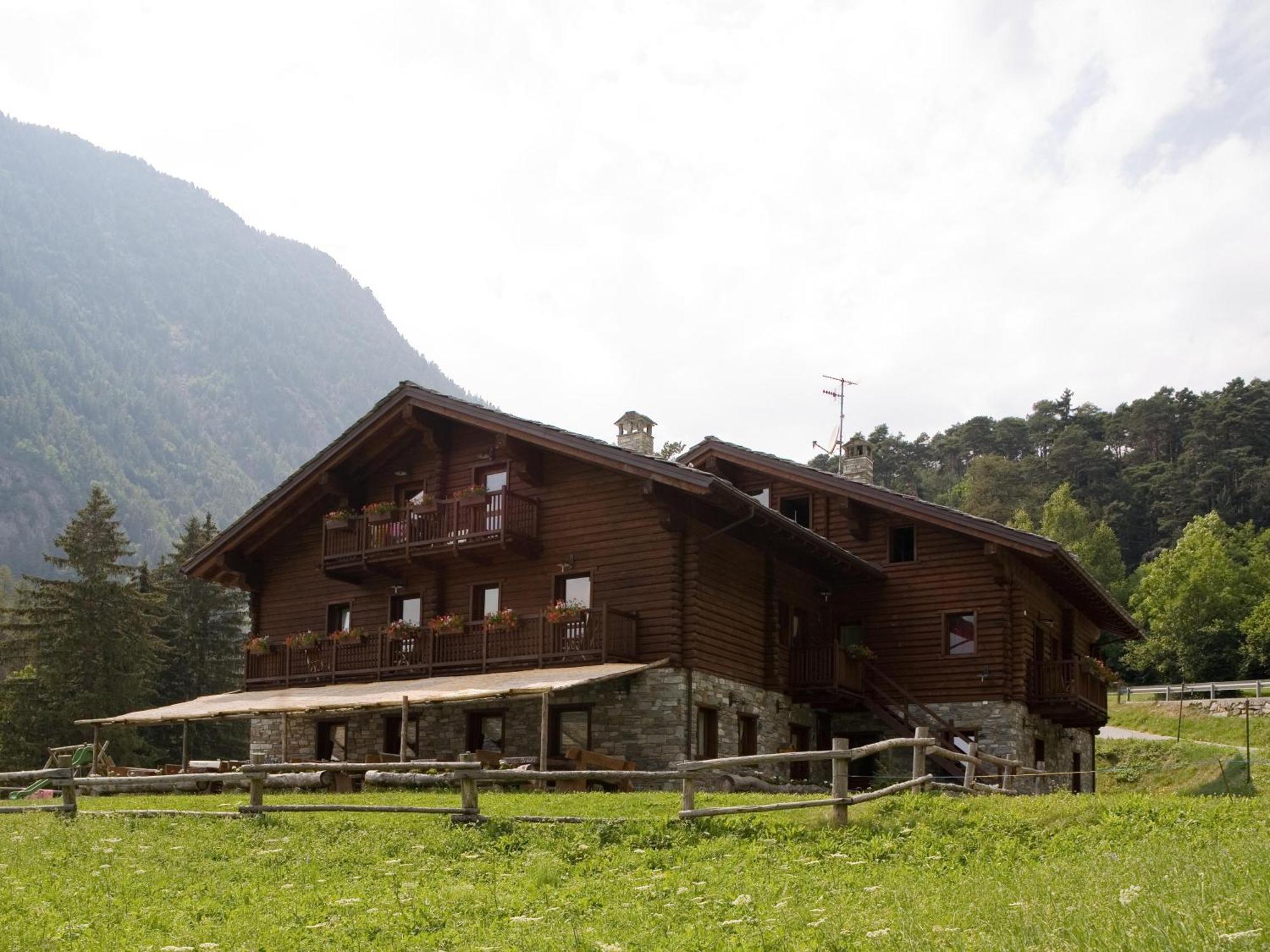 Agriturismo Les Hiboux Brusson Exterior photo